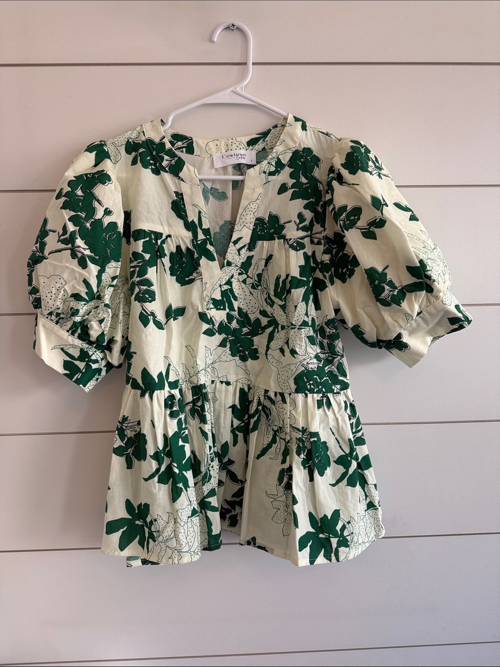Cowtown Couture Green Floral Puff Sleeve Tunic